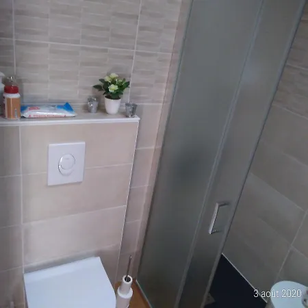Room In House - Chambre Independante B, Mer Et Bac A Proximite *